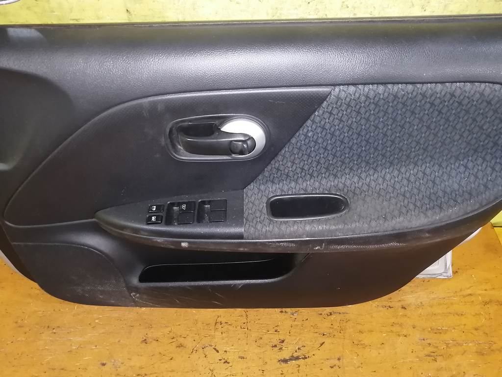 дверь Nissan Note