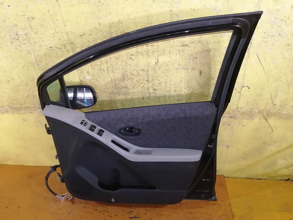 дверь Toyota Vitz