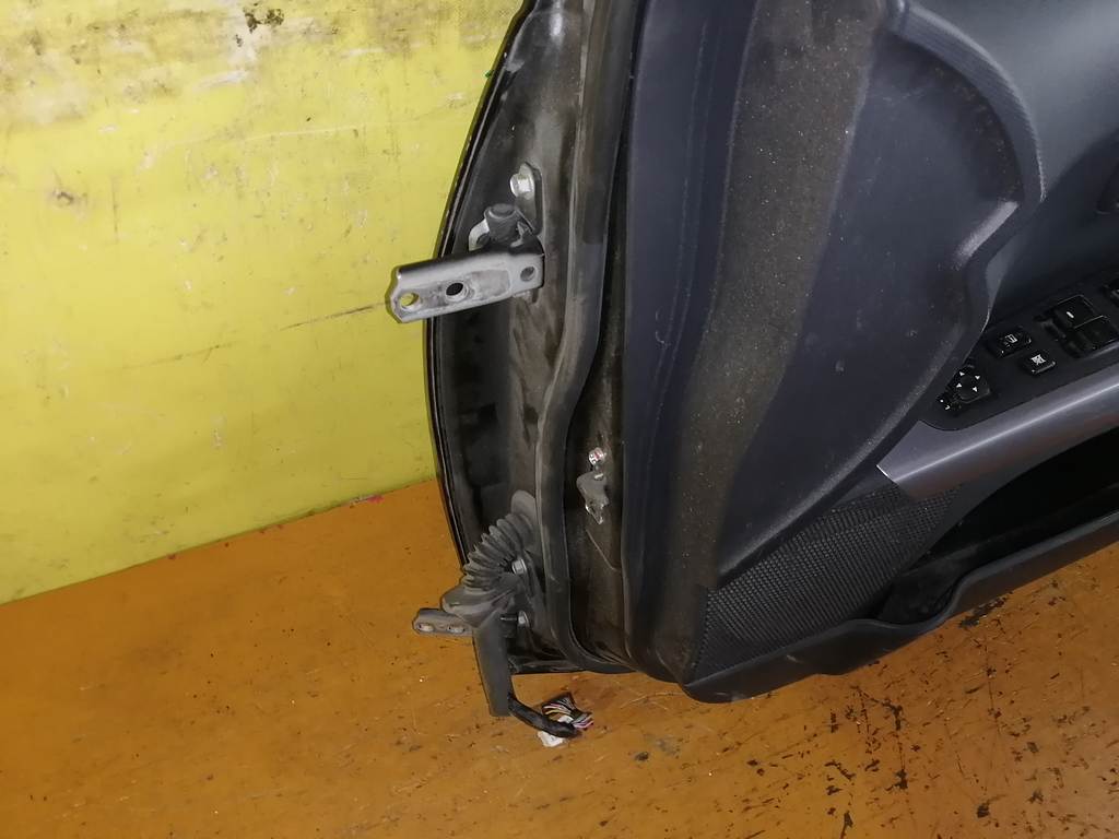 дверь Mitsubishi Outlander