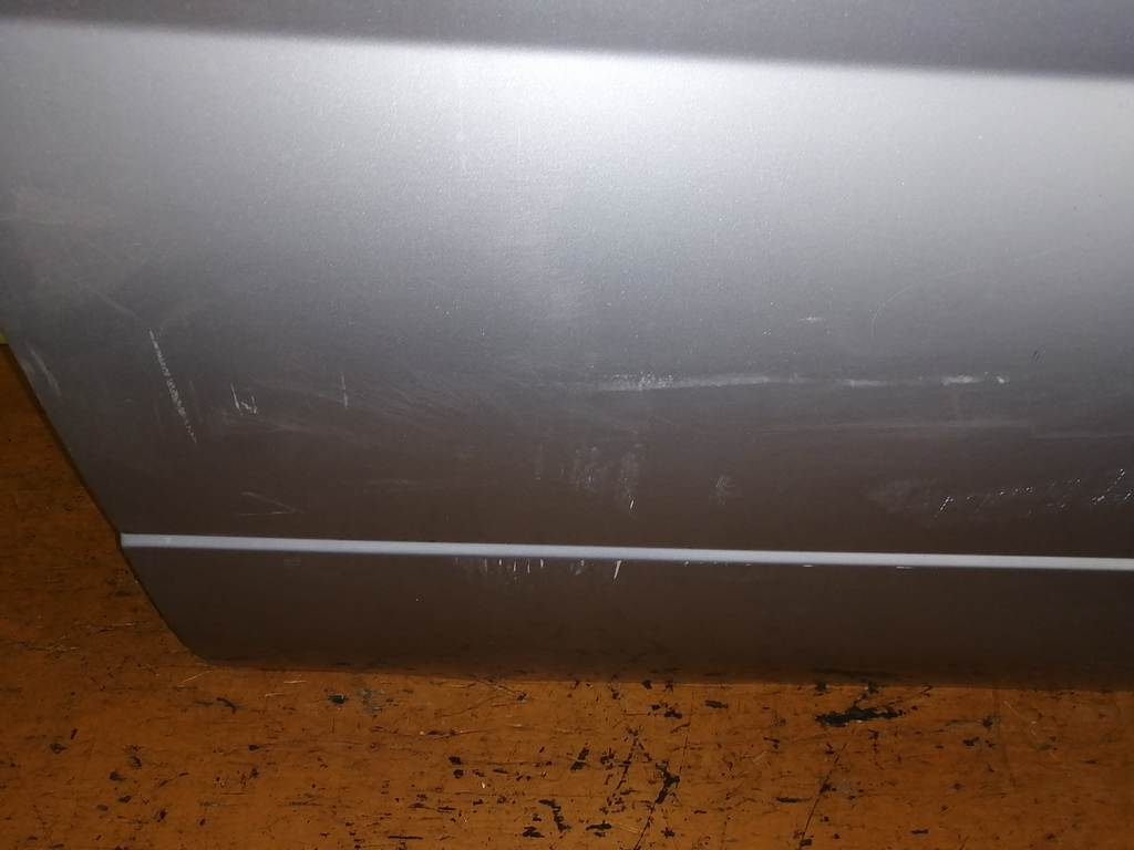 дверь Nissan Serena