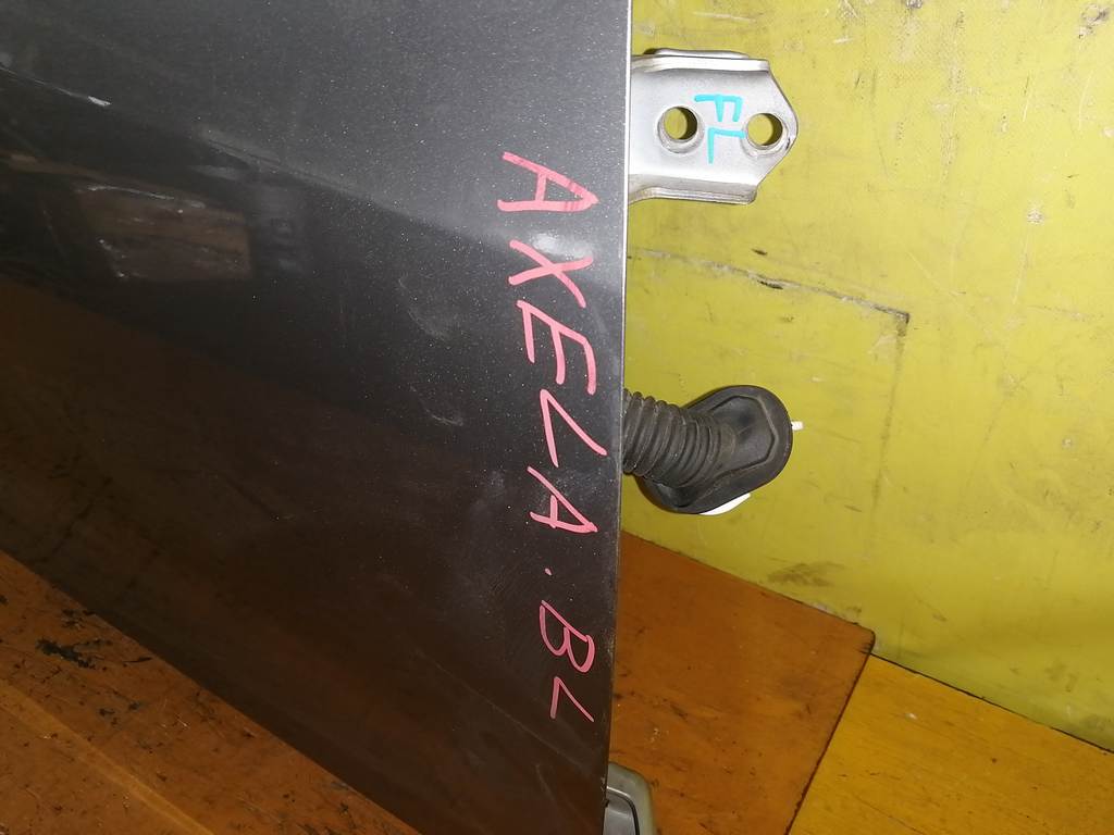 дверь Mazda Axela