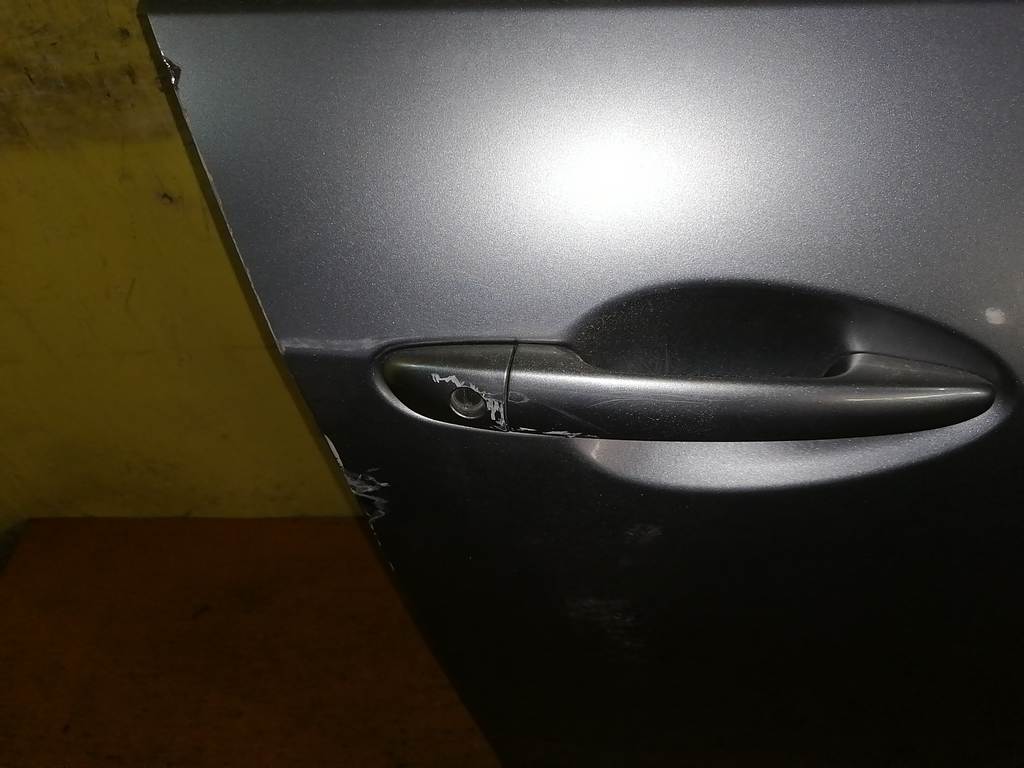 дверь Mazda Axela