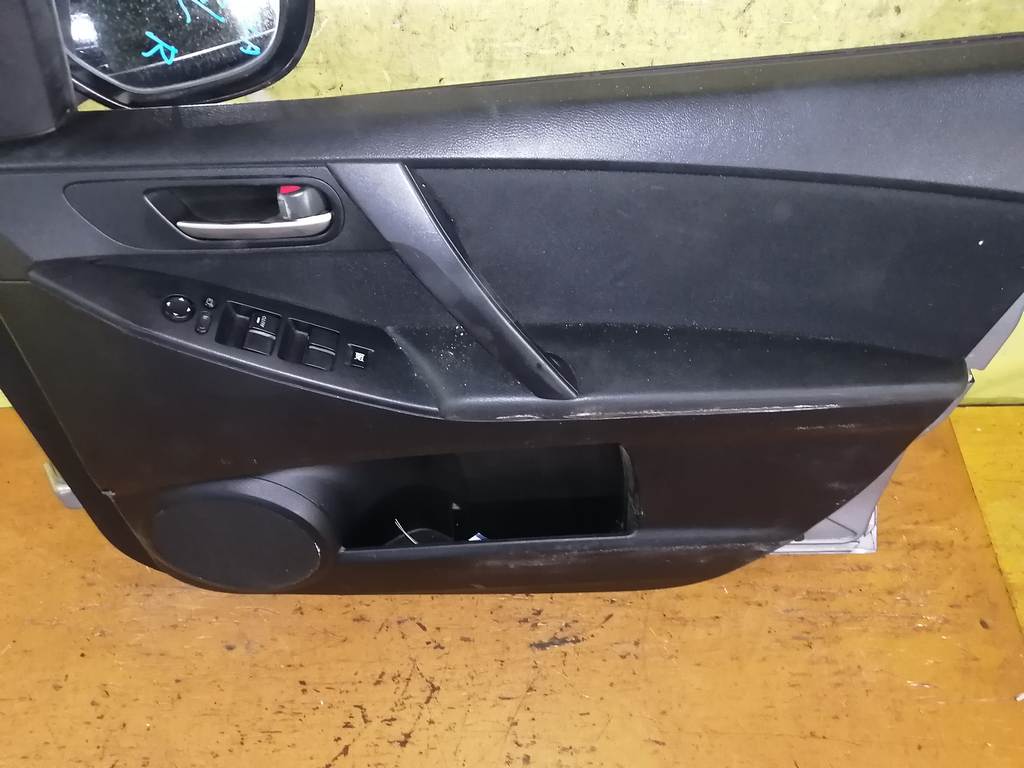дверь Mazda Axela