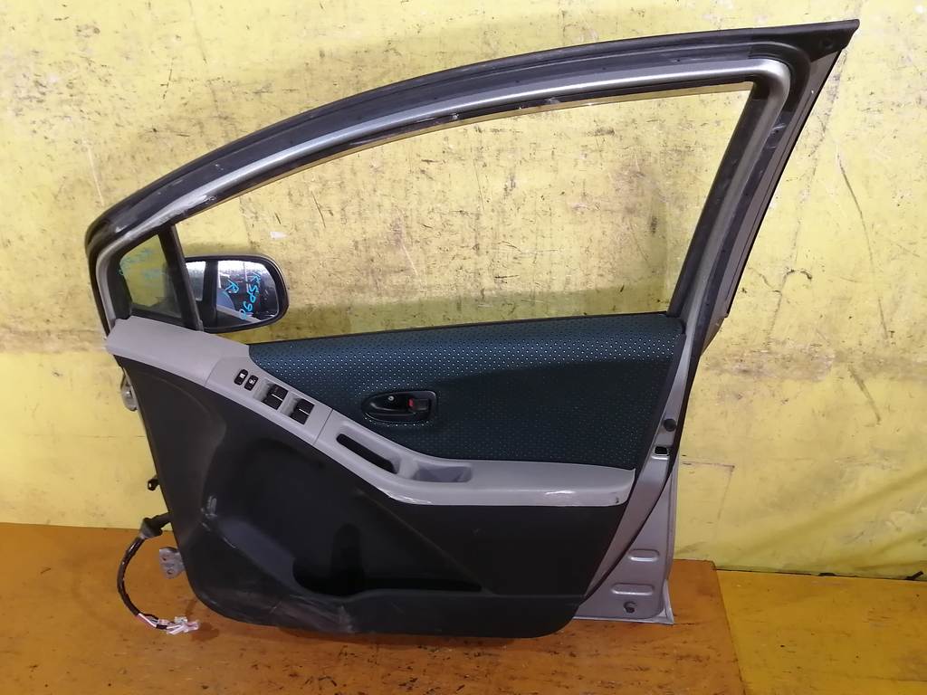 дверь Toyota Vitz