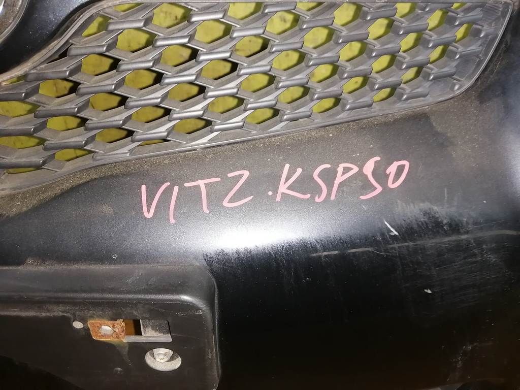 бампер Toyota Vitz