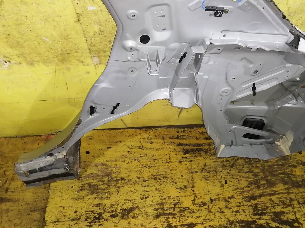 крыло Nissan Tiida Latio