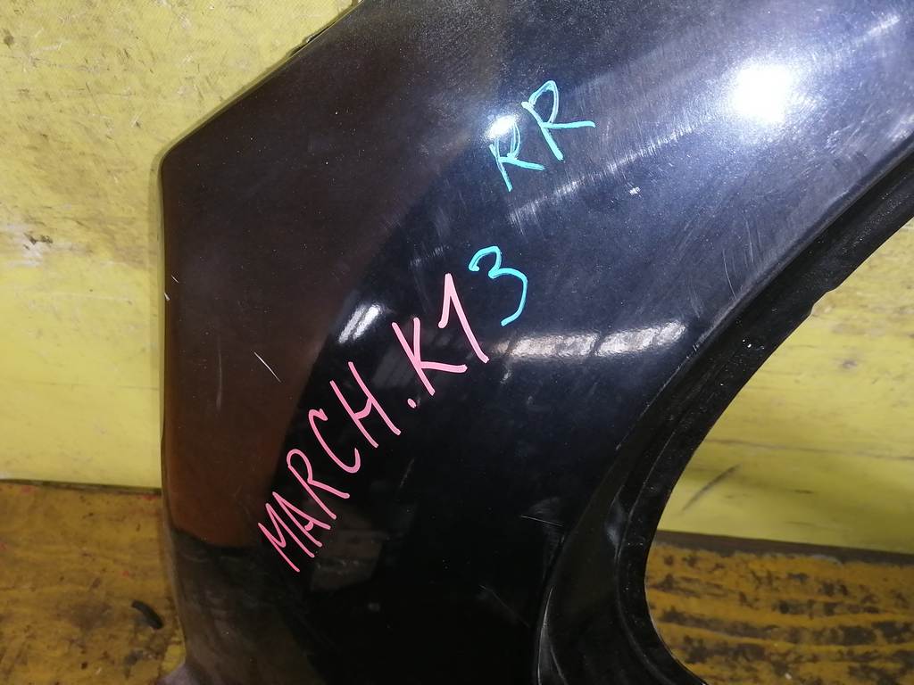 крыло Nissan March
