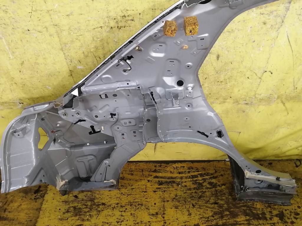 крыло Nissan Tiida Latio