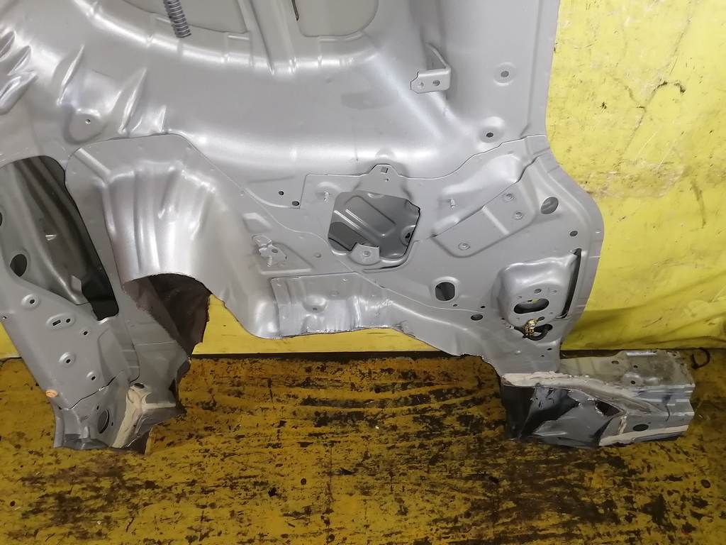 крыло Honda Mobilio Spike