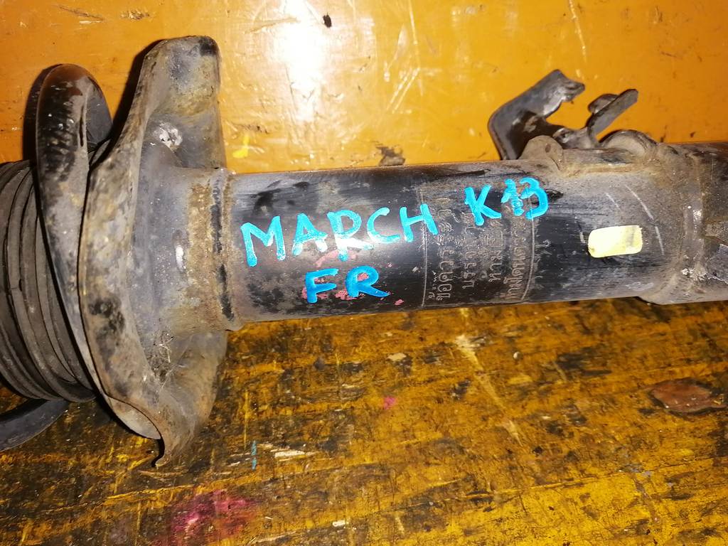 стойка Nissan March