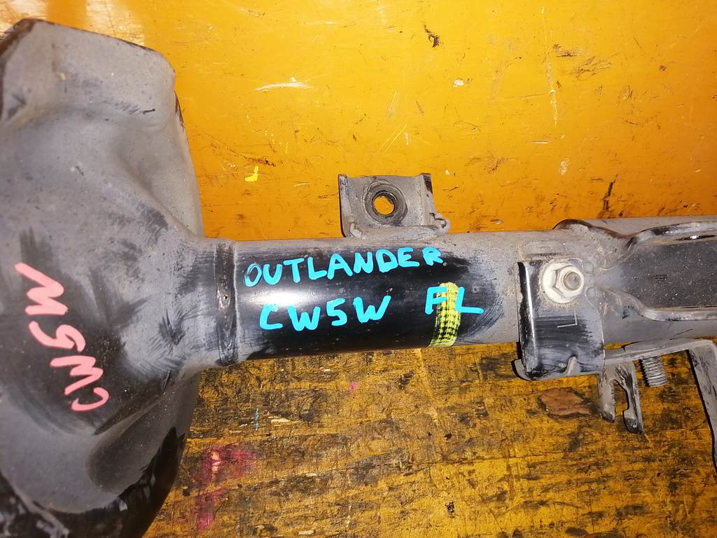 стойка Mitsubishi Outlander