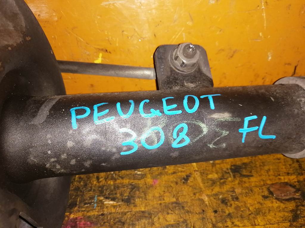 стойка Peugeot 308