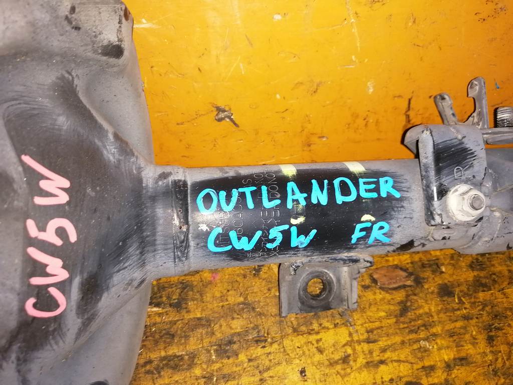 стойка Mitsubishi Outlander