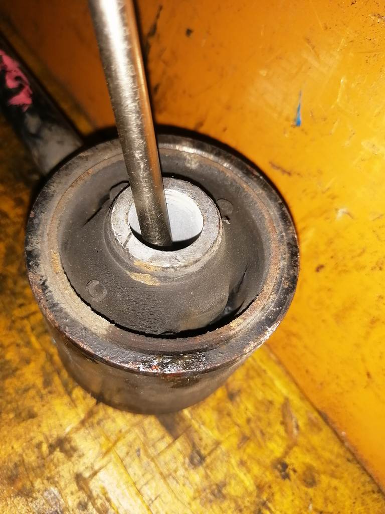тяга подвески Toyota Probox