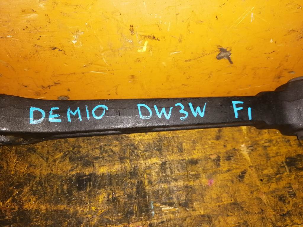 рычаг Mazda Demio