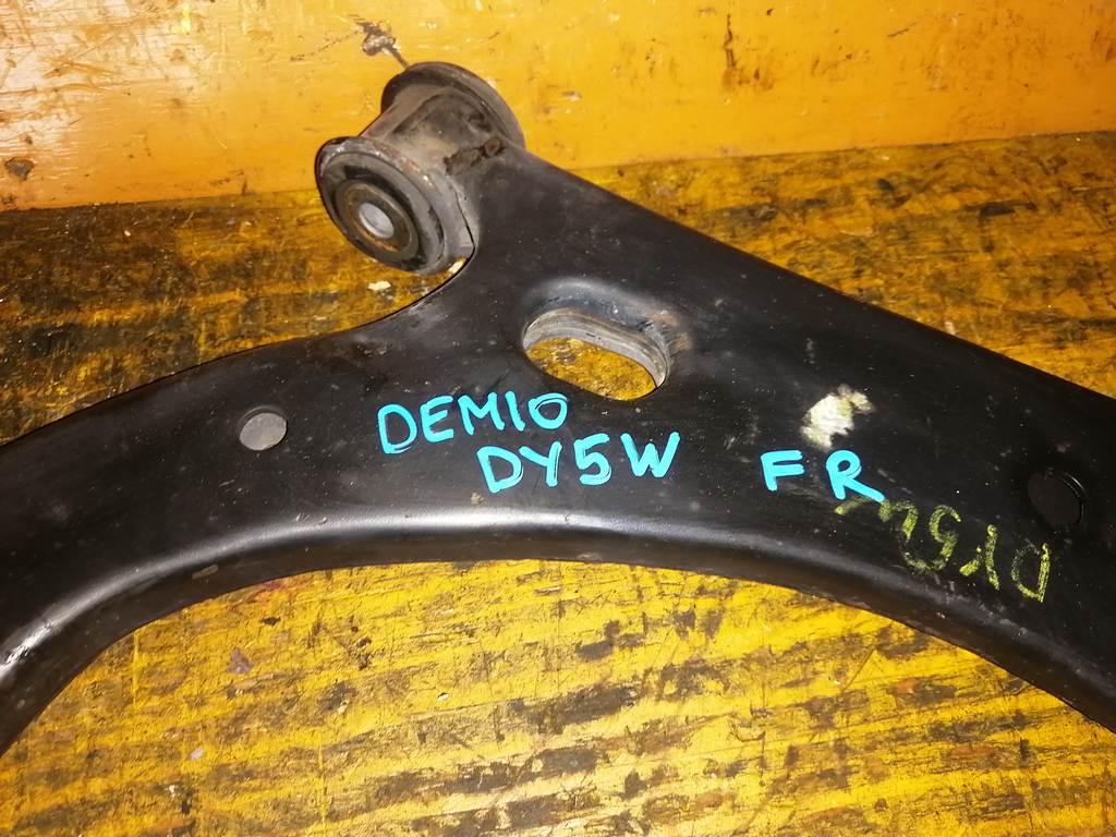 рычаг Mazda Demio