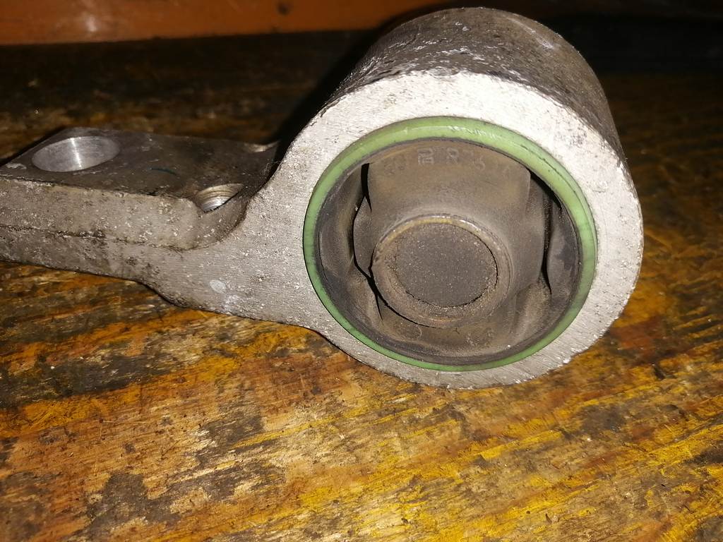 рычаг Mazda Demio
