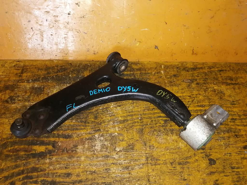 рычаг Mazda Demio