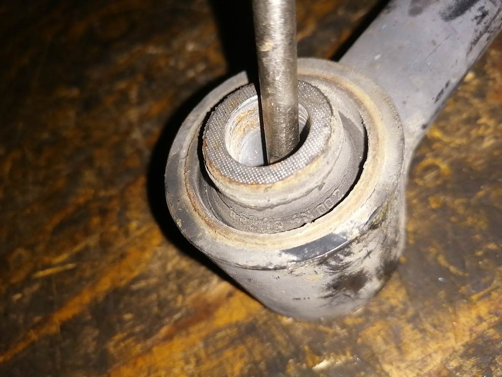 тяга подвески Nissan Serena