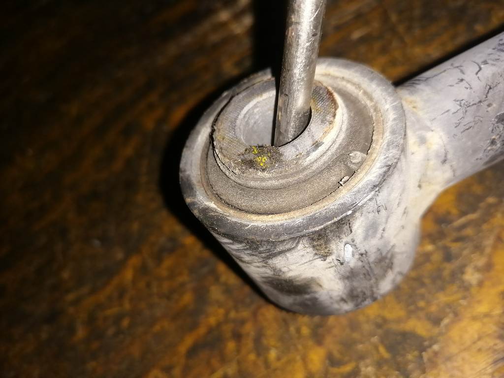 тяга подвески Nissan Serena