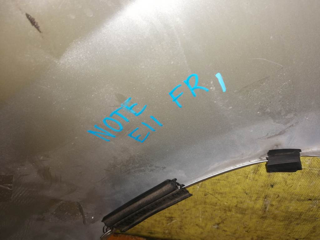 крыло Nissan Note