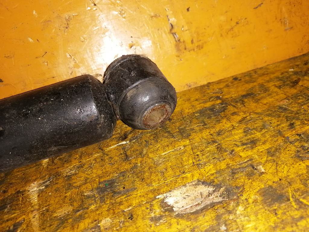 амортизатор Honda Zest