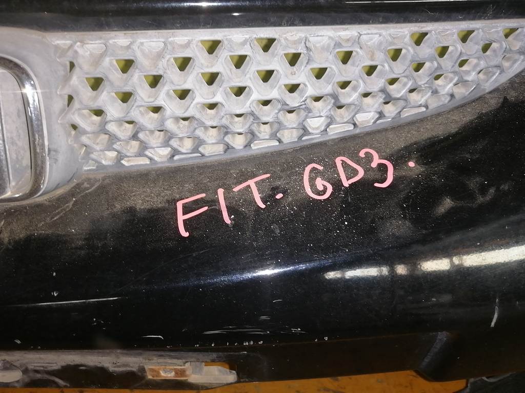 бампер Honda Fit