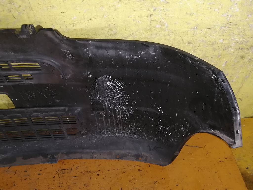 бампер Daihatsu Tanto