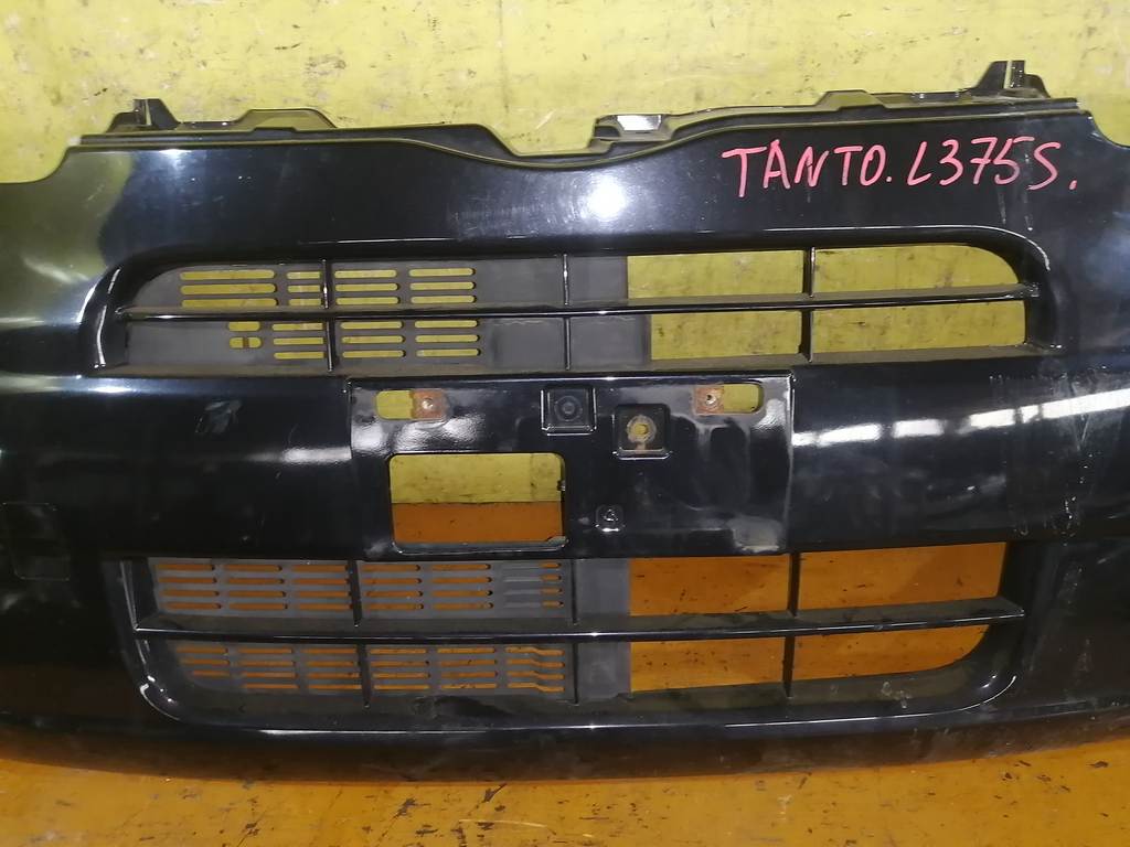 бампер Daihatsu Tanto