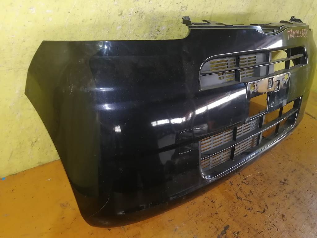 бампер Daihatsu Tanto