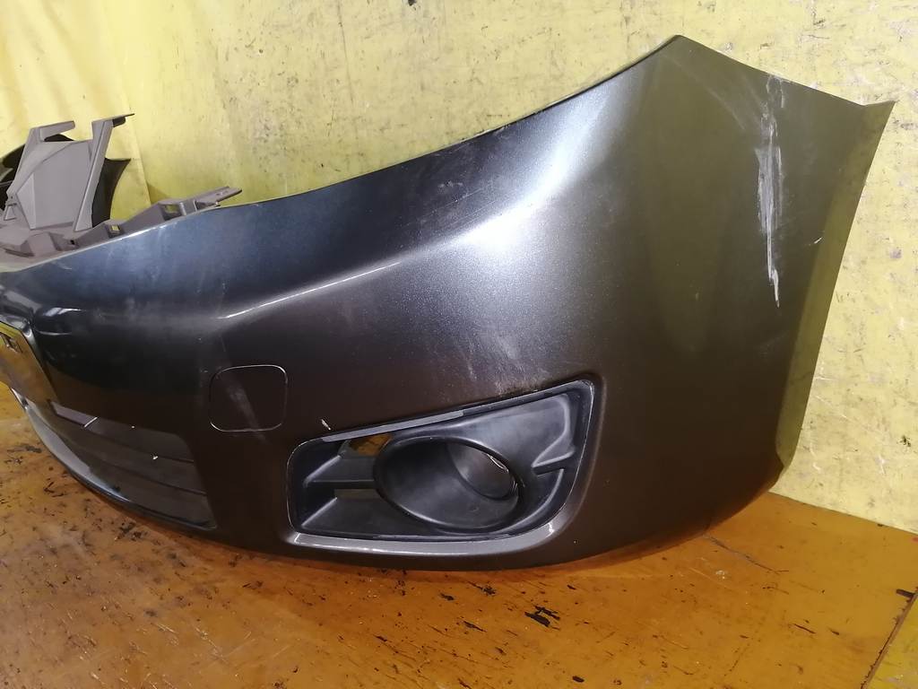 бампер Nissan Note