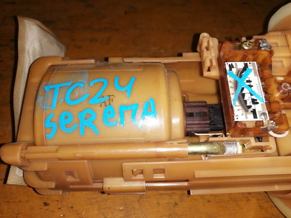 бензонасос Nissan Serena