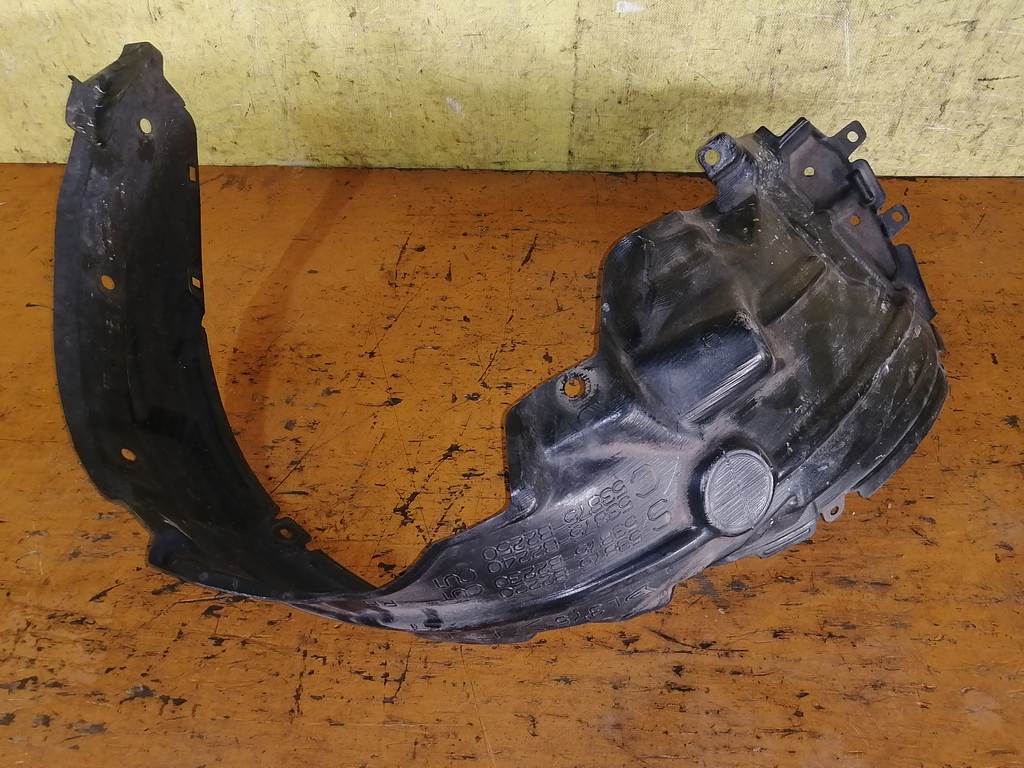подкрылок Daihatsu Tanto