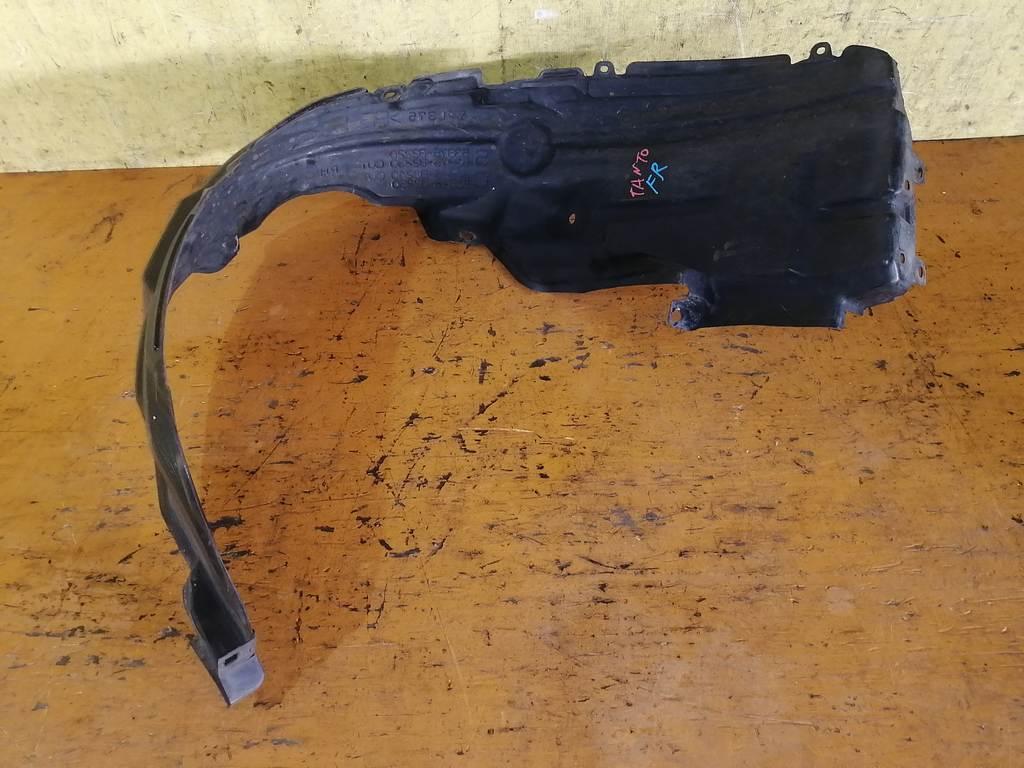 подкрылок Daihatsu Tanto