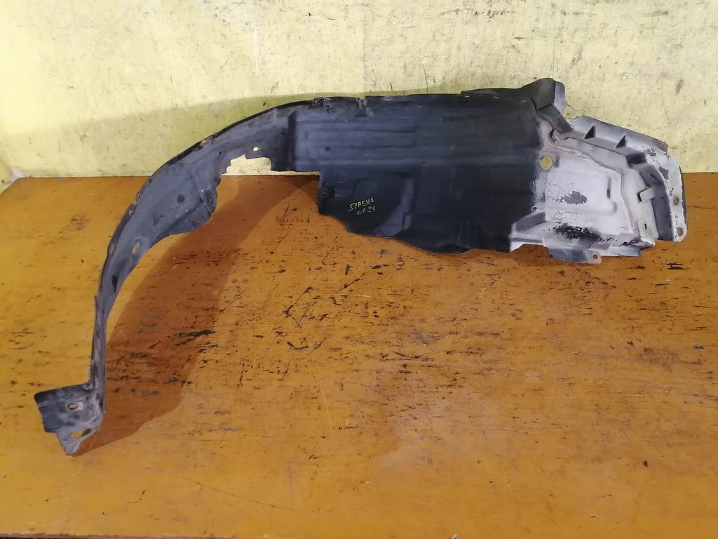 подкрылок Nissan Serena