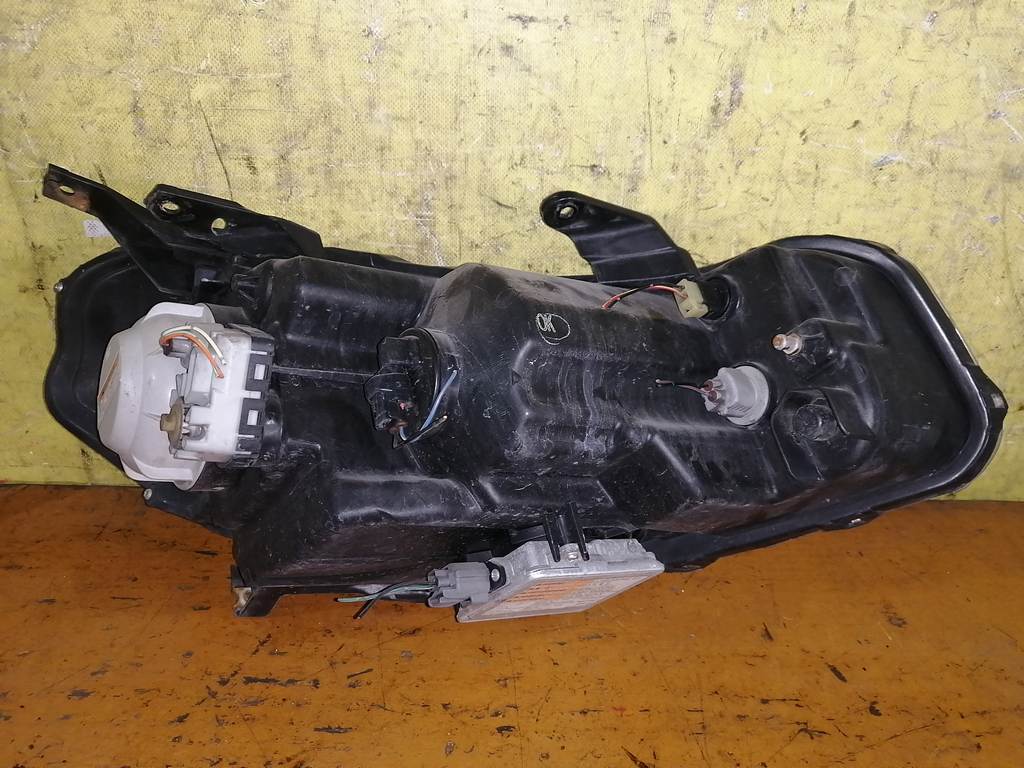 фара Suzuki SX4