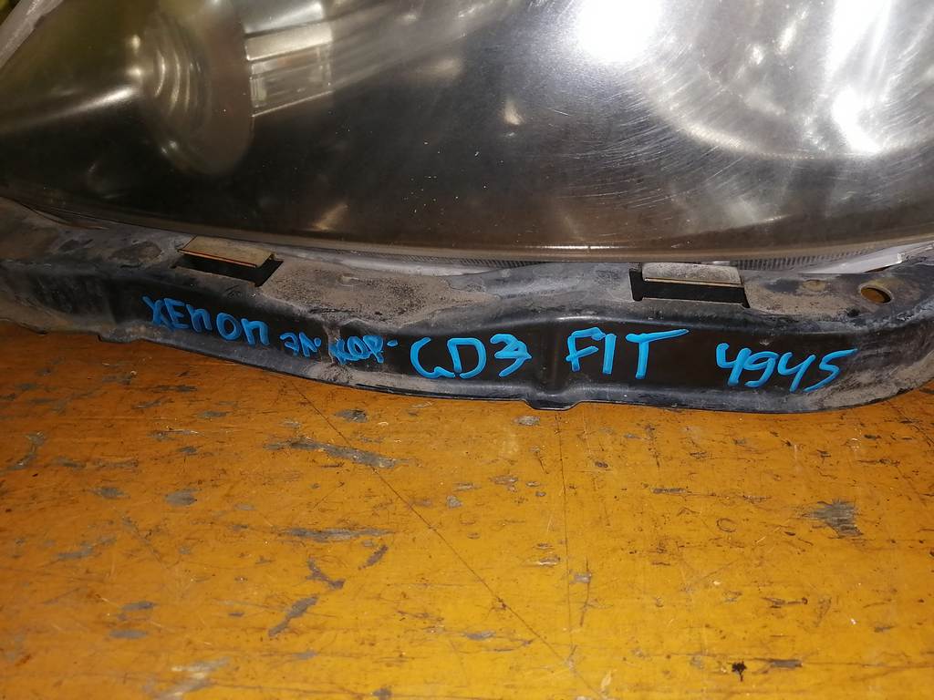фара Honda Fit