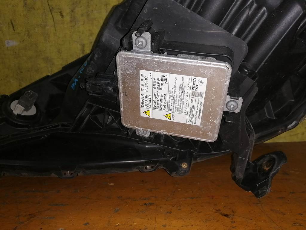 фара Honda Fit Shuttle