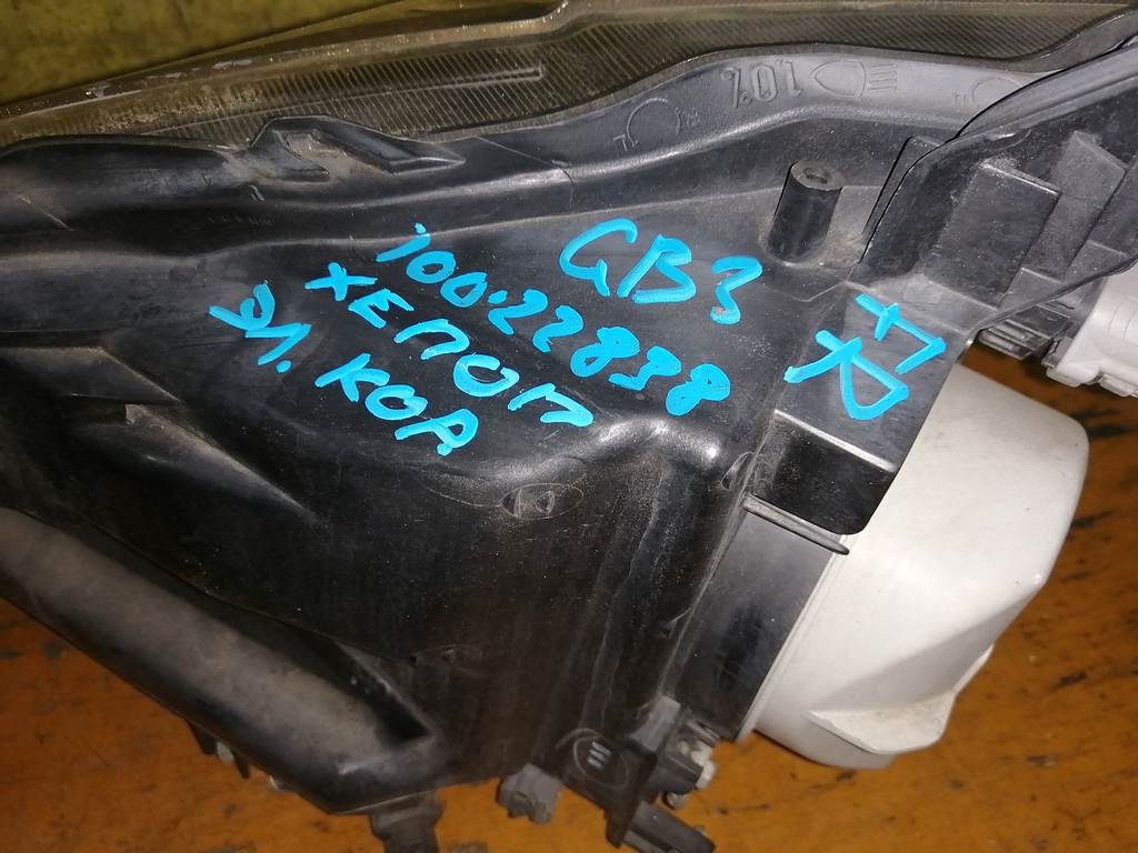 фара Honda Freed