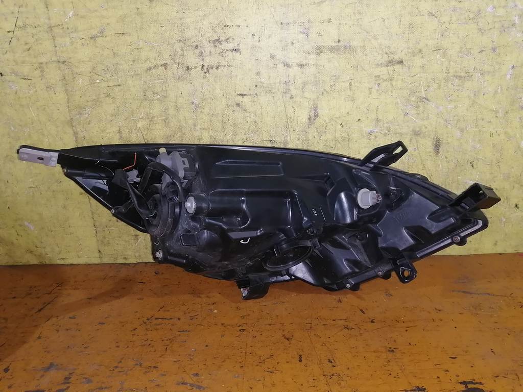 фара Nissan Note