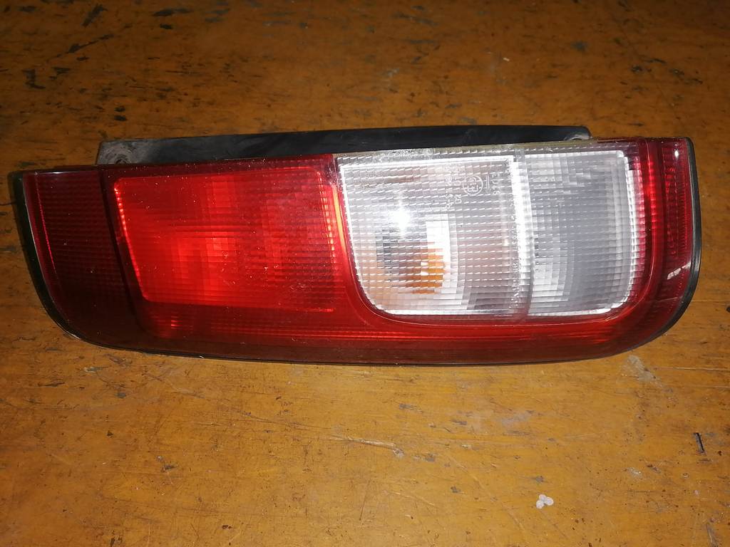 стоп-сигнал Suzuki Swift
