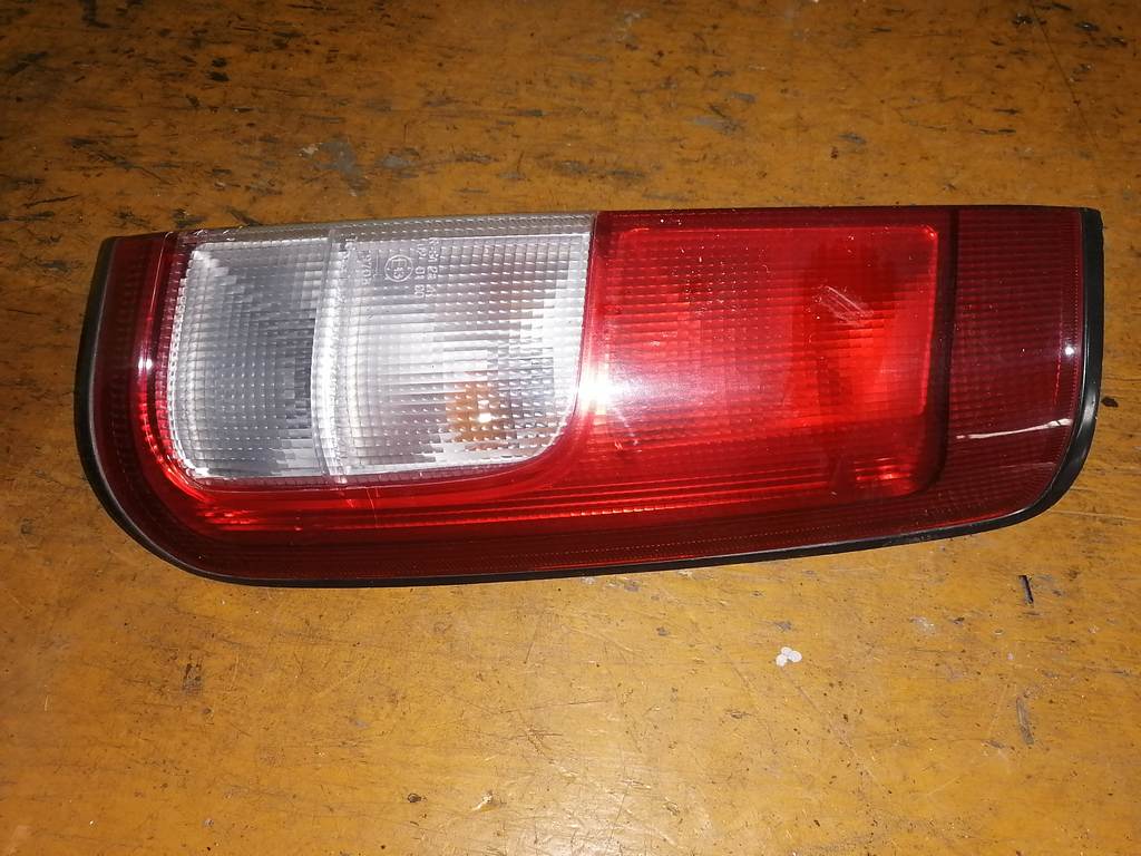 стоп-сигнал Suzuki Swift