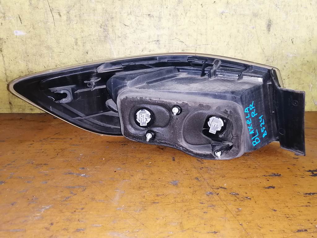 стоп-сигнал Mazda Axela