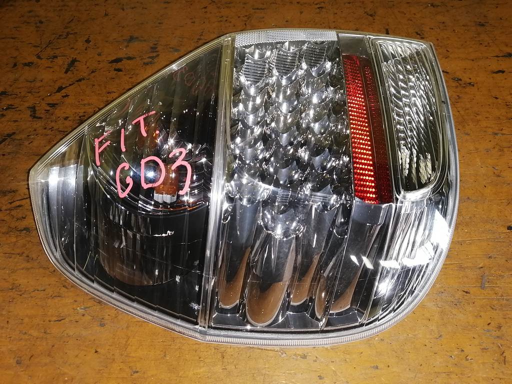 стоп-сигнал Honda Fit