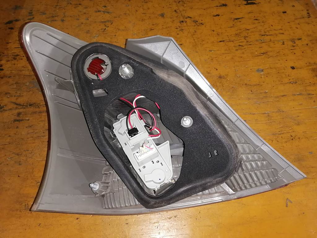 стоп-сигнал Toyota Vitz