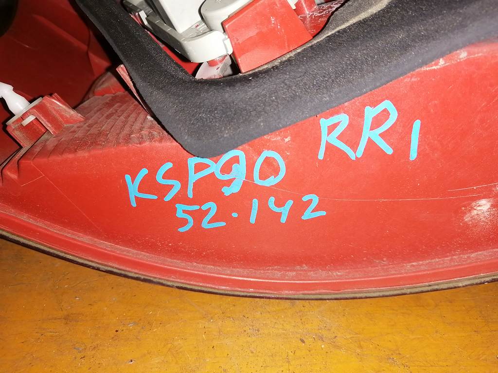 стоп-сигнал Toyota Vitz