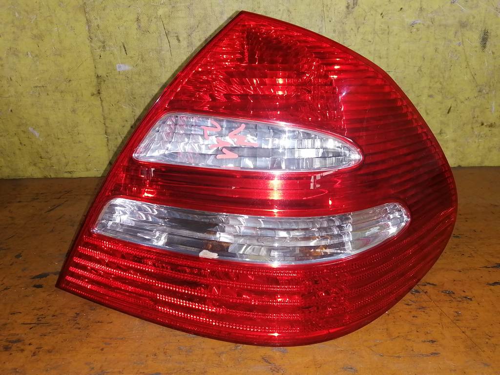стоп-сигнал Mercedes-Benz E-Class