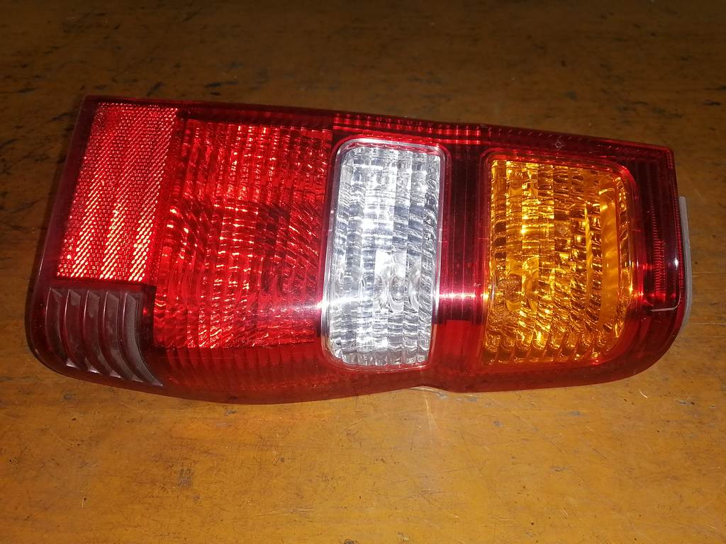 стоп-сигнал Mitsubishi Pajero Mini
