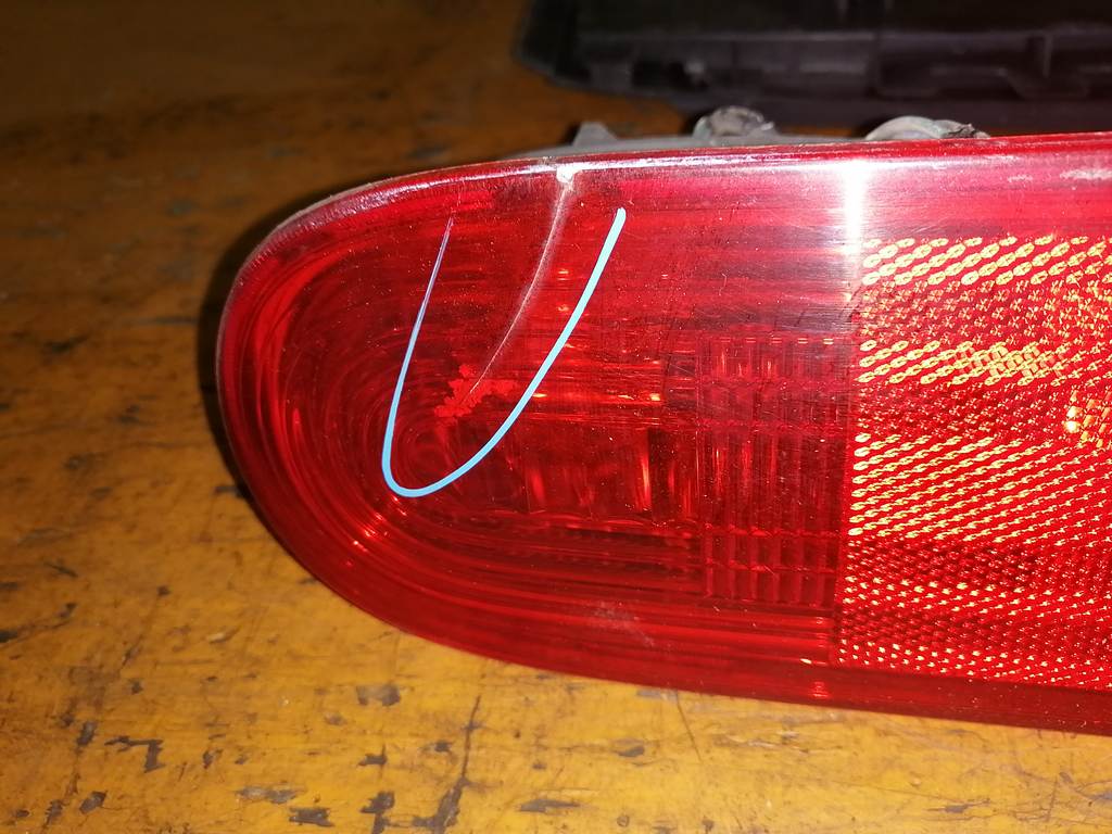 стоп-сигнал Nissan Cube