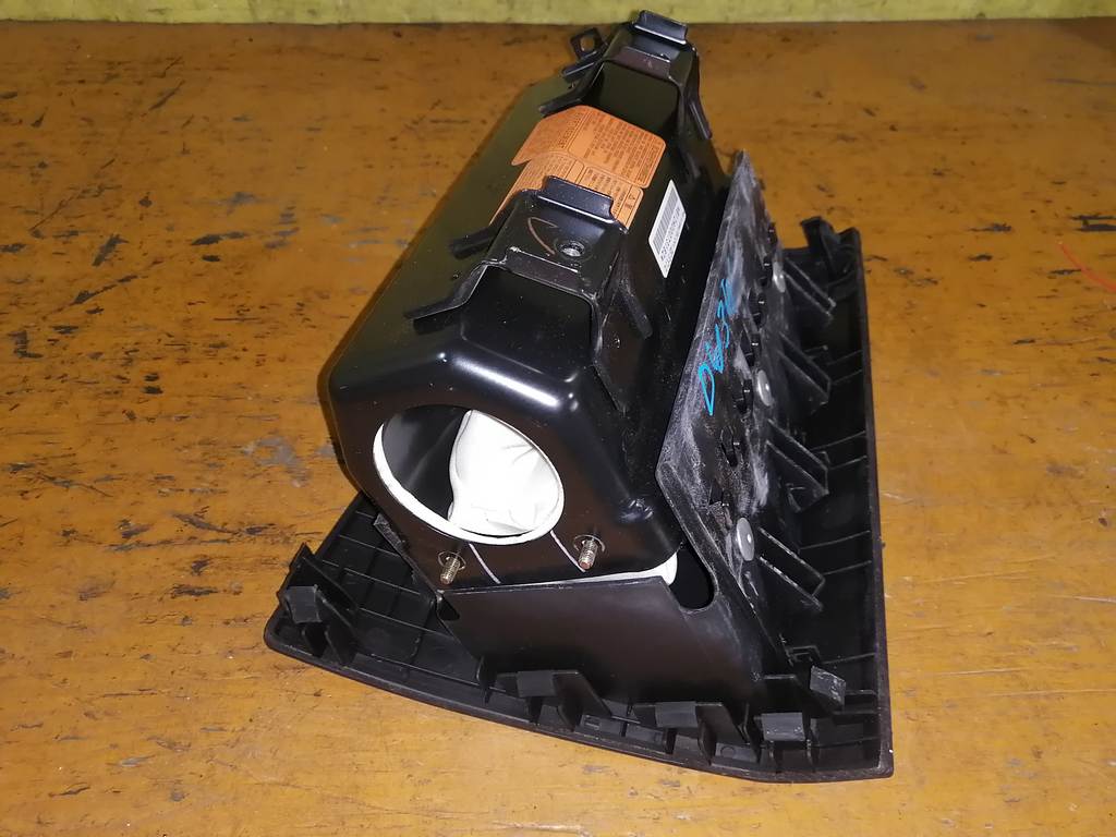 airbag пассажирский Mazda Demio
